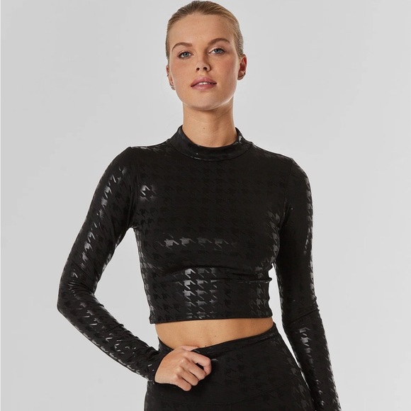 NWT Noli Shop Long Sleeve Athletic / Leasure Top in Black Houndstooth Tone Large - Picture 1 of 5